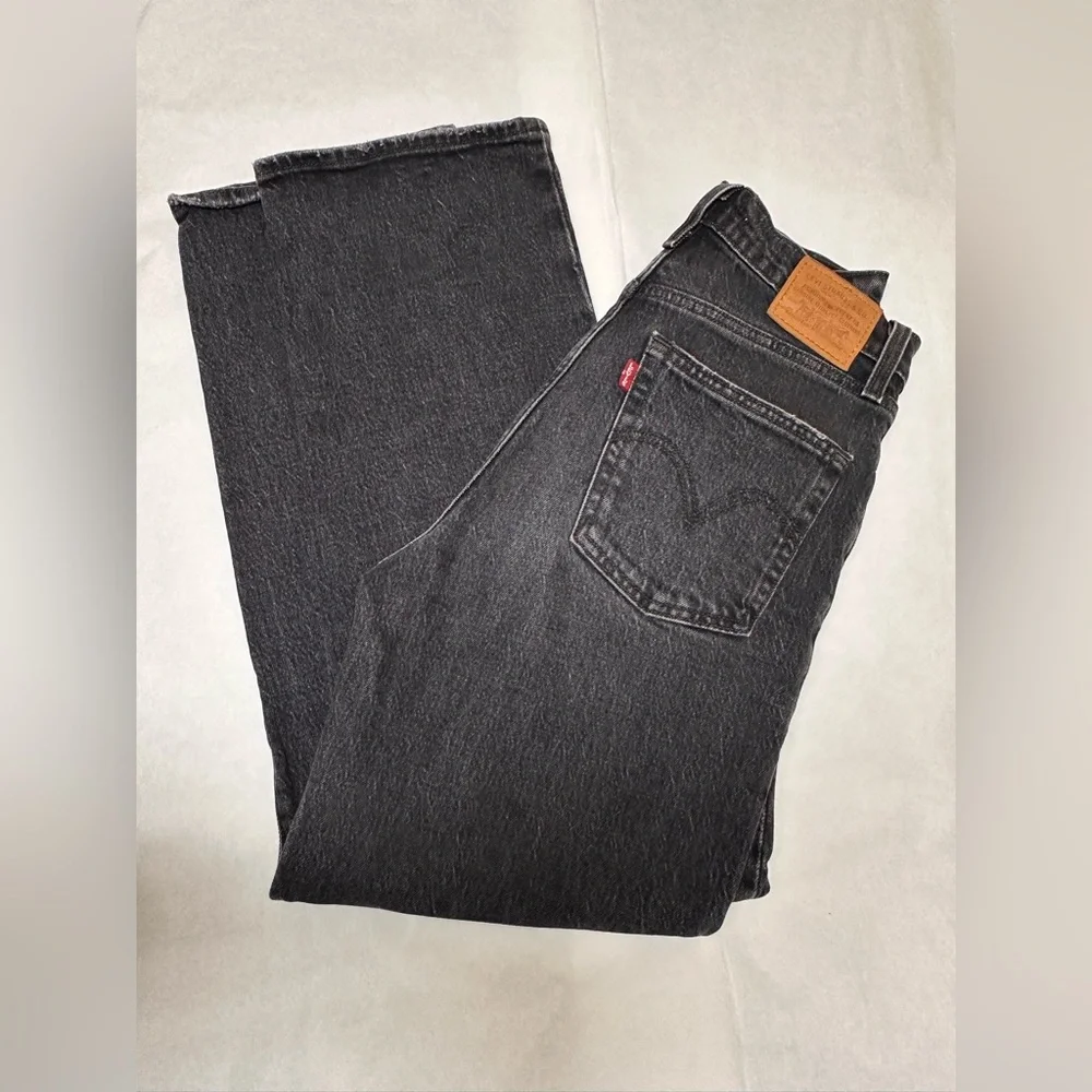 ⚫️Premium Levi's Ribcage Straight Jeans⚫️ - Picture 1 of 13